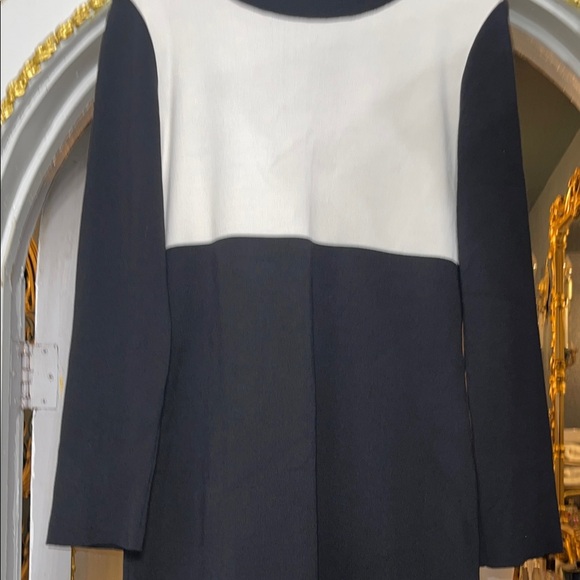 St. John Black & Ivory Colorblock Knit Dress Size 10 – Classic Sheath - Picture 2 of 6